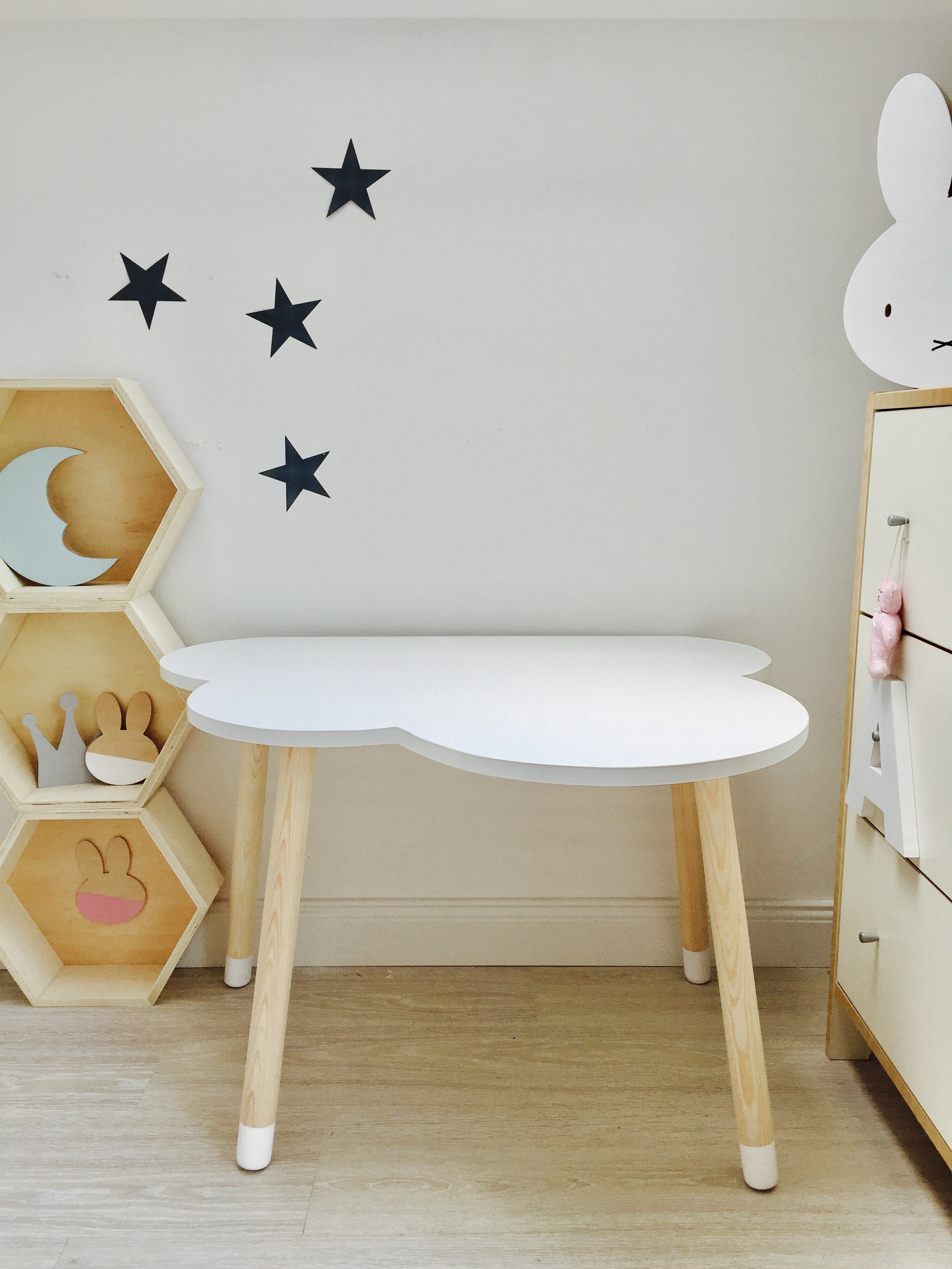 Børneskrivebord sky hvid borde og stole mini art cph